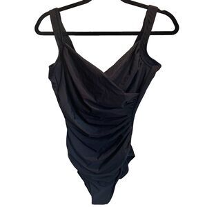 Miraclesuit Black One-Piece Swim Women’s 10 NEW Slimming Ruched Beach Resortwear